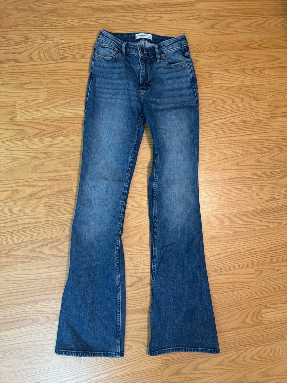 Abercrombie & Fitch A&F The Flare Ultra High Rise Women’s Jeans 24 / 00 R